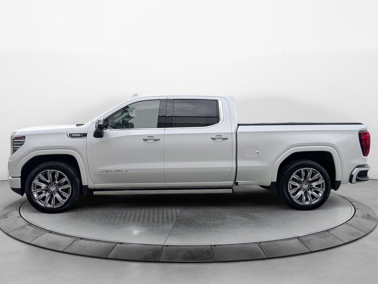 2024 GMC SIERRA 1500 4WD CREW CAB PICKUP Denali Toit Ouvrant Affichage Tête Haute Diesel White Sherbrooke - photo #1