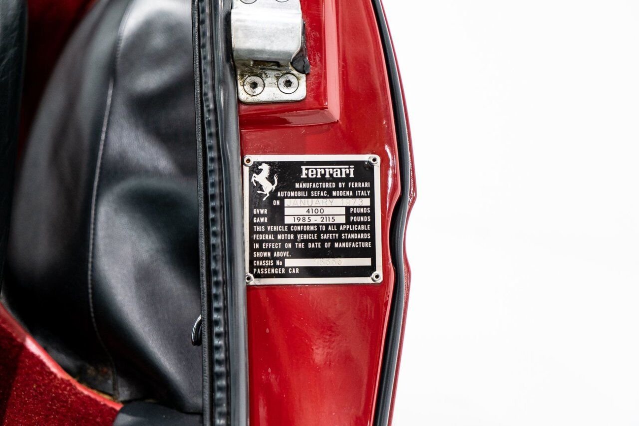 Ferrari 365 GTB4 Daytona 18,301 miles With Orig Books/Tools/ Carbs / Filter Box 1973 Rouge Montréal - photo #64