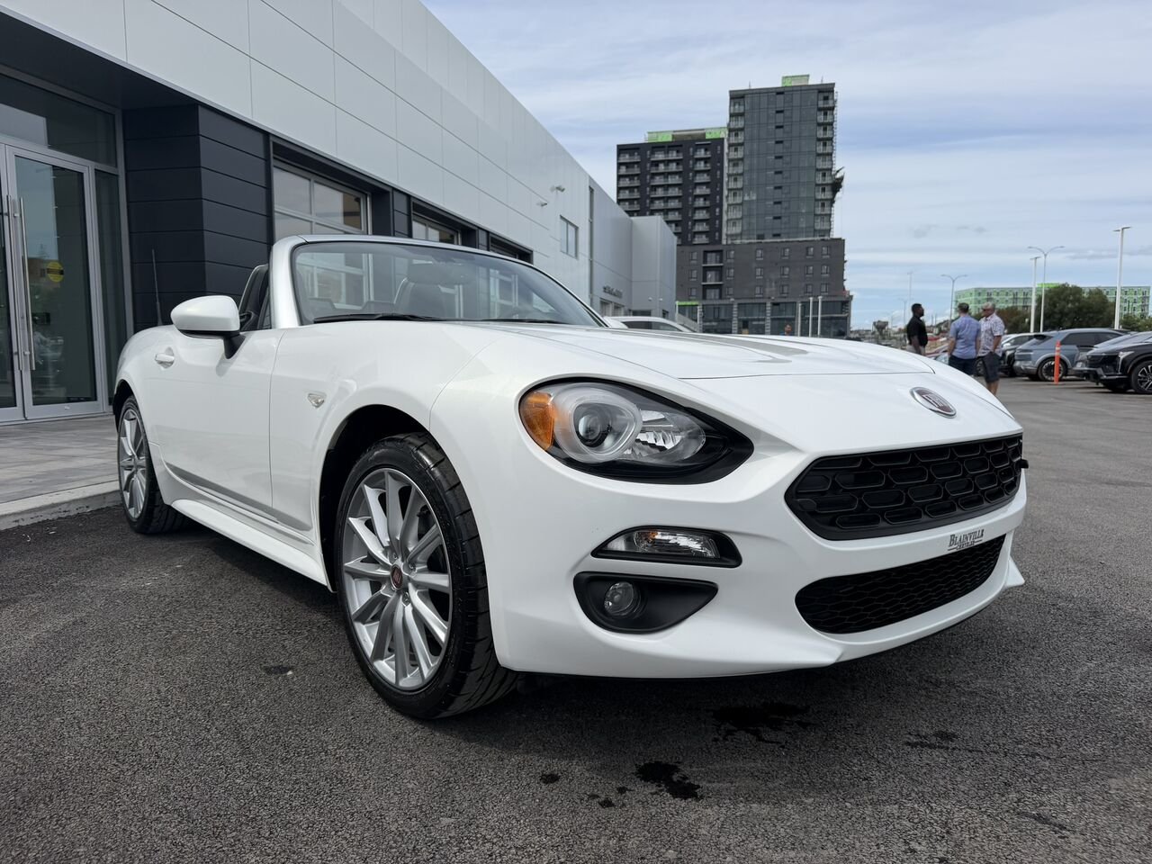 2017 FIAT 124 Spider LUSSO White Laval - photo #6