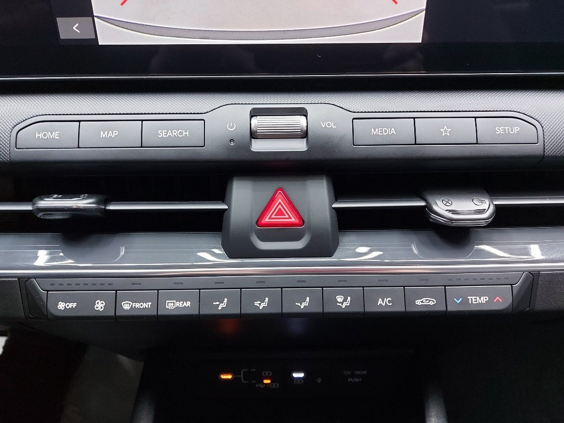 2025 Kia K4 Snow White Pearl Blainville - photo #24
