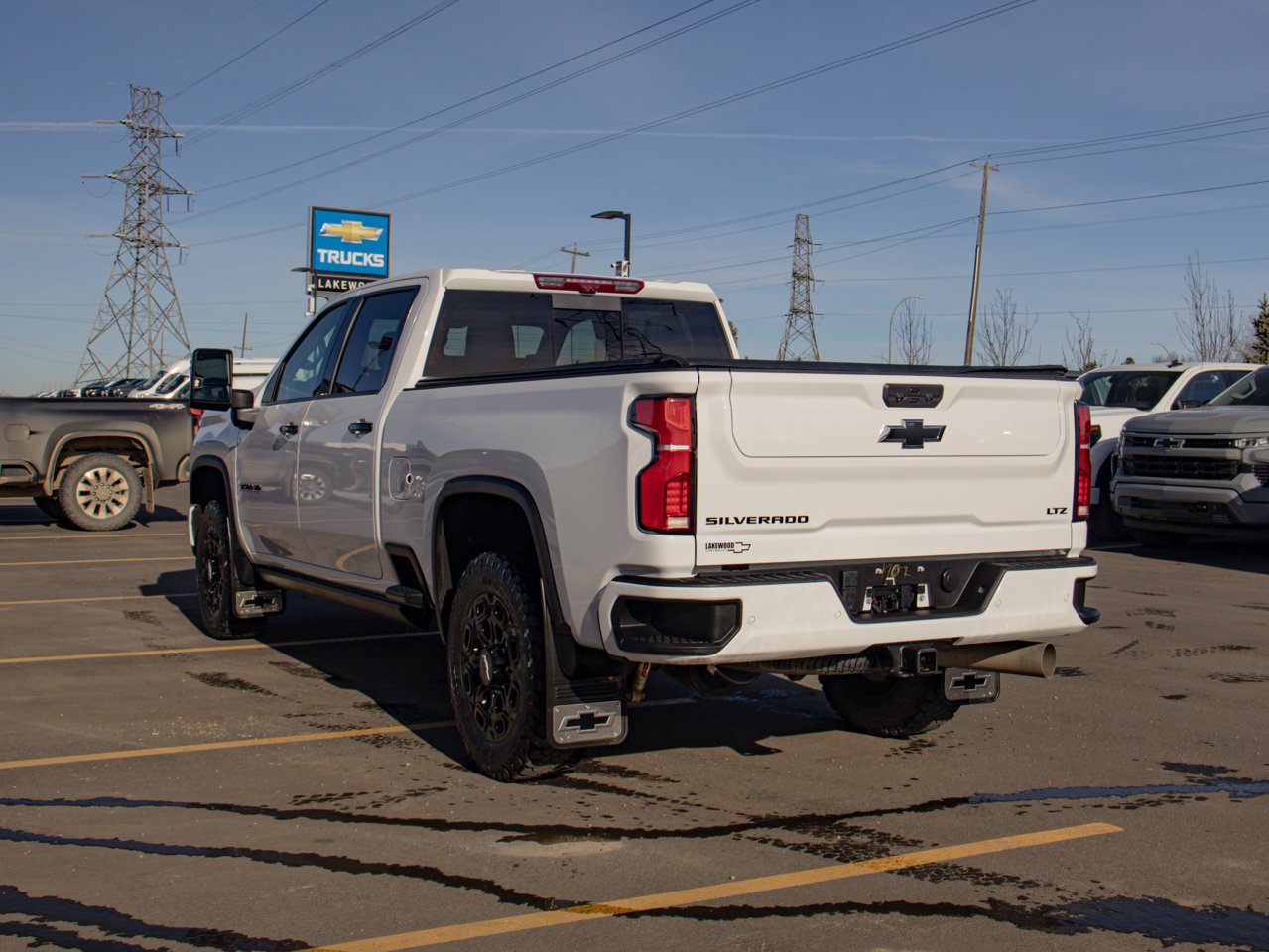 2024 Chevrolet Silverado 3500HD 4WD Crew Cab 159 LTZ White Sherwood Park - photo #7