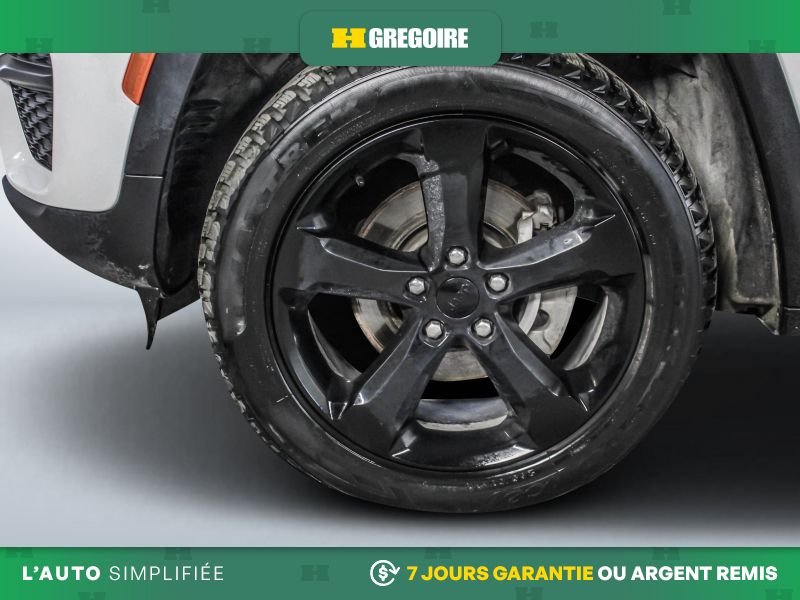 Jeep Grand Cherokee 2023 Blanc Laval - photo #21