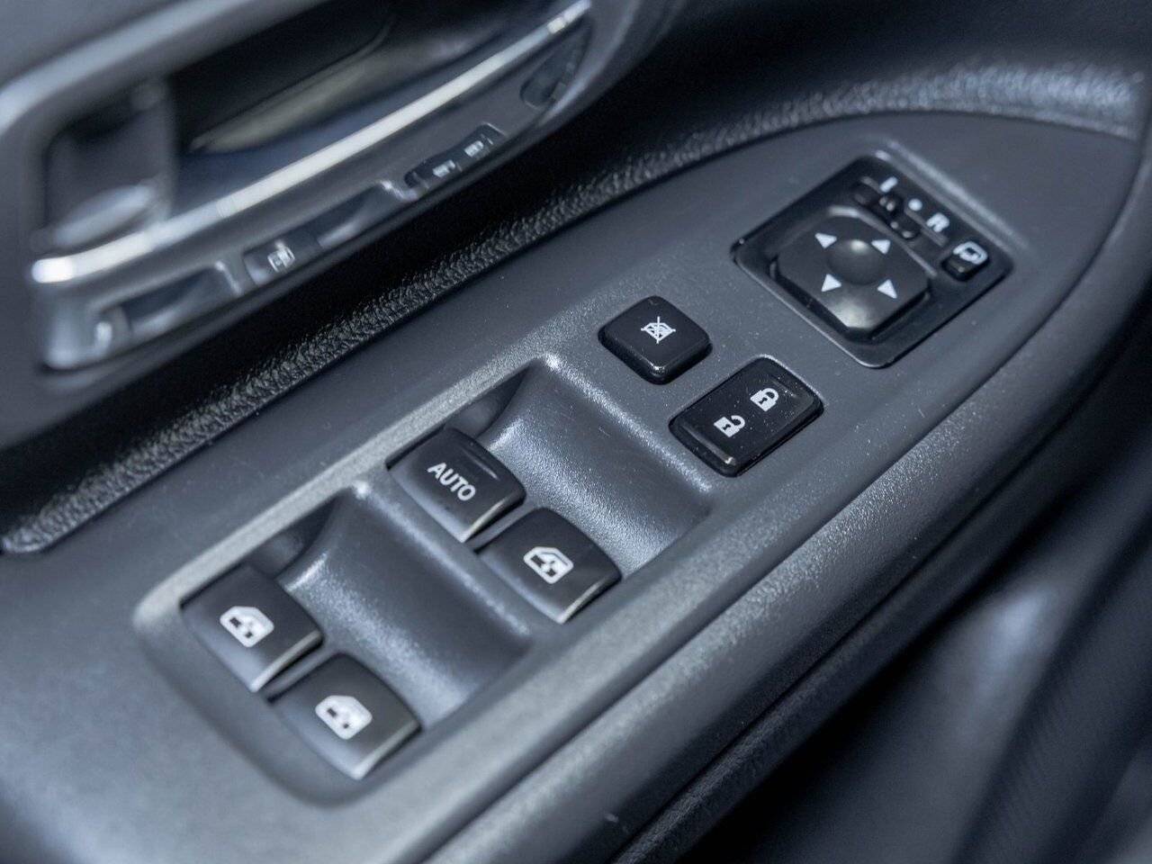 Mitsubishi Outlander ES AWD *TOIT* CUIR 7 PLACES SIÈGES CHAUFF CAM 360 2018 Blanc Saint-Jérôme - photo #25