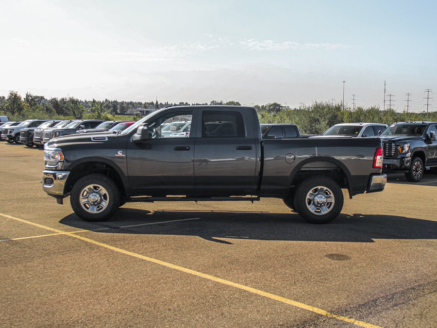 2024 Ram 3500 Tradesman Level 2 6.7L Diesel | AISIN Transmission | 5.0 Touchscreen Display Grey