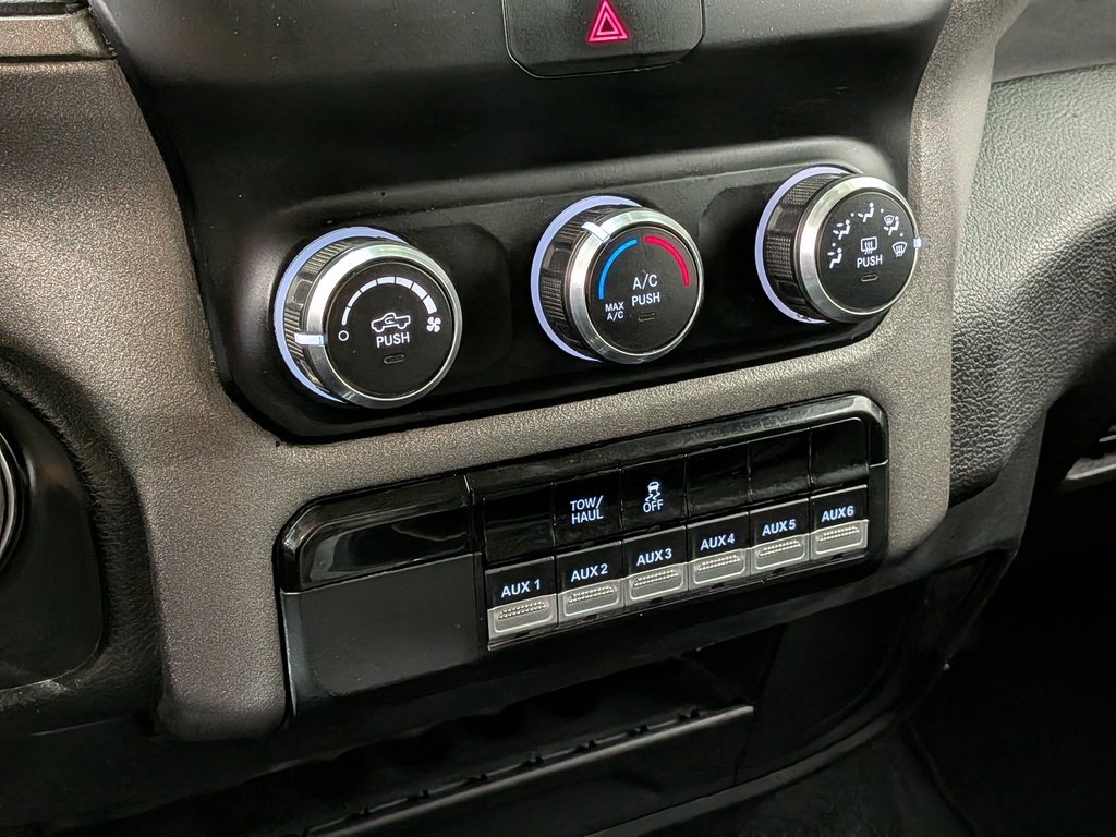 2019 Ram 2500 Tradesman 4x4 Crew Cab 8' Box White Val-David - photo #23