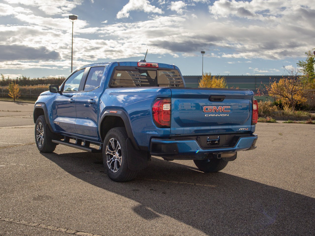 2024 GMC Canyon 4WD Crew Cab AT4 Blue Sherwood Park - photo #10