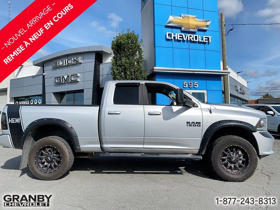 2013 Ram 1500 Cabine quad 4RM, 140,5 po Sport Black