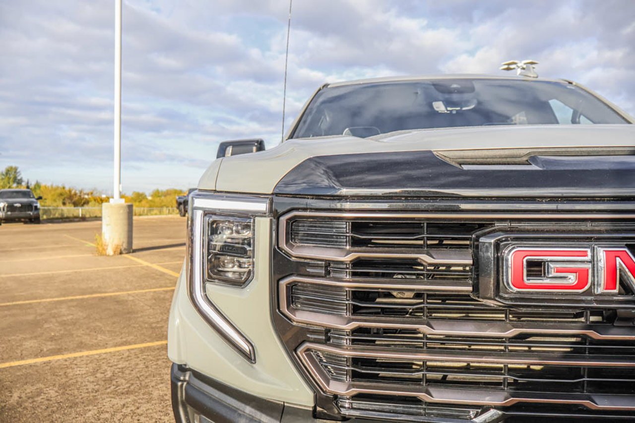 2024 GMC Sierra 1500 4WD Crew Cab 147 AT4X Grey Sherwood Park - photo #10