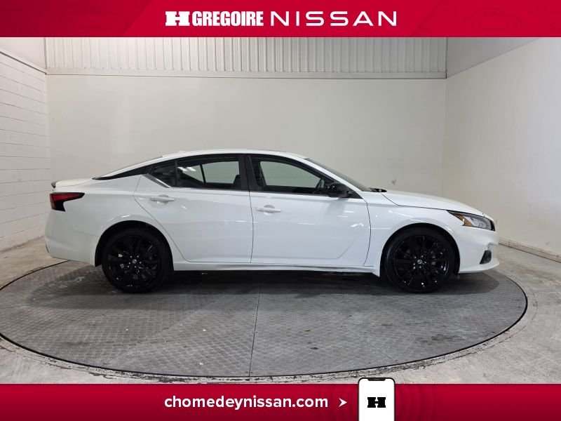 2022 Nissan Altima Black Blainville - photo #10