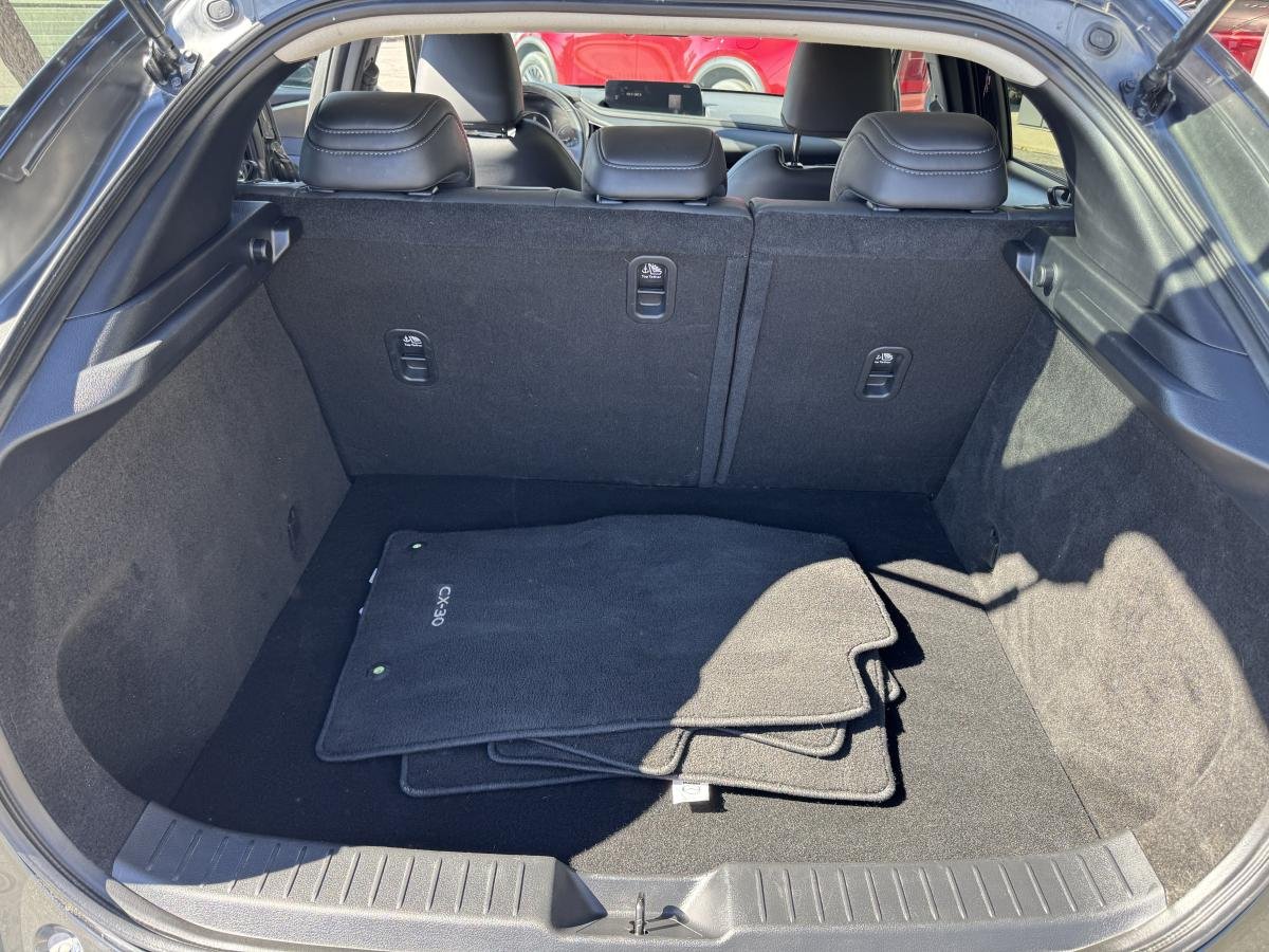 2024 Mazda CX-30 Grey Lac Mégantic - photo #11