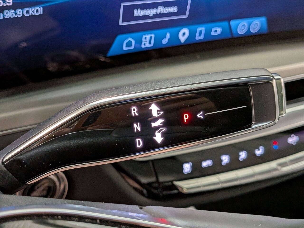 2024 Cadillac LYRIQ 4dr Sport w/1SF Red Val-David - photo #21