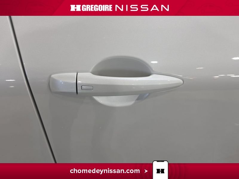 2025 Nissan Rogue White Laval - photo #13