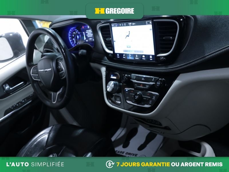 2022 Chrysler Pacifica Grey Laval - photo #25
