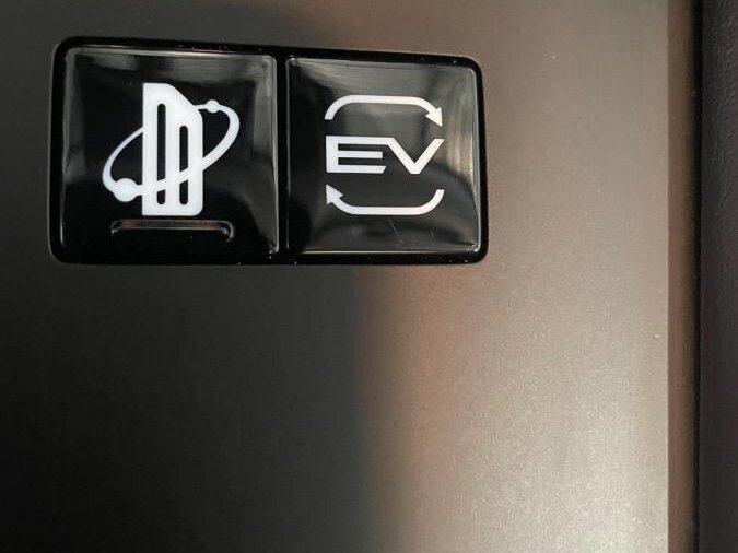 2024 Mitsubishi Outlander Plug-In Hybrid Grey  - photo #22