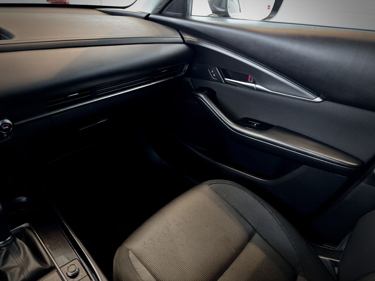 Mazda CX-30 2024 Gris Notre-Dame-des-Prairies - photo #19