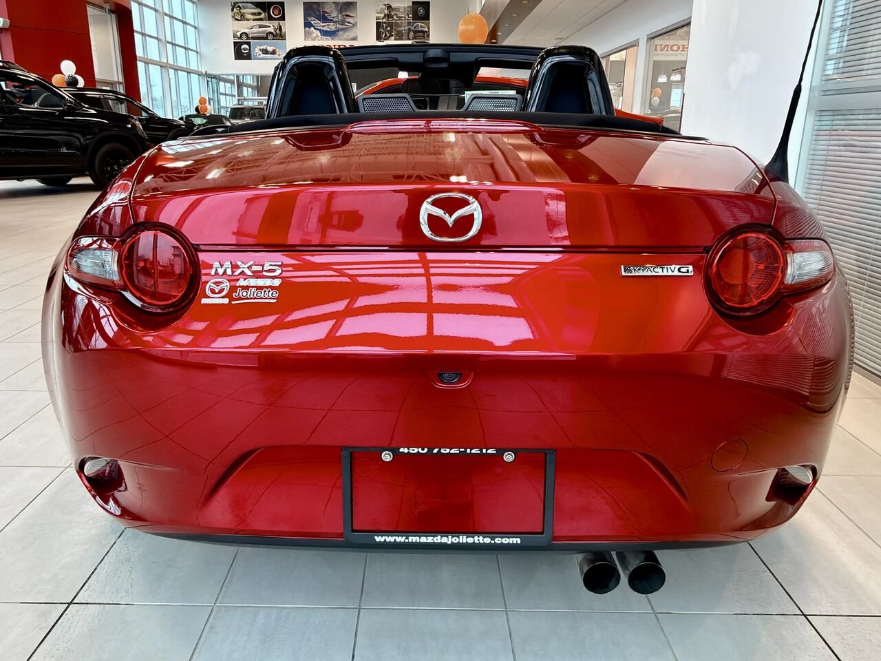 2023 Mazda MX-5 Black Notre-Dame-des-Prairies - photo #9