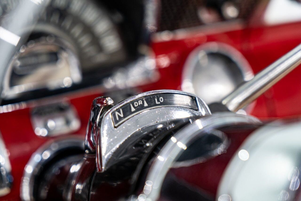 Pontiac Starchief **PRIX EN USD** Beautifully presented from former restoration 1955 Blanc Montréal - photo #64
