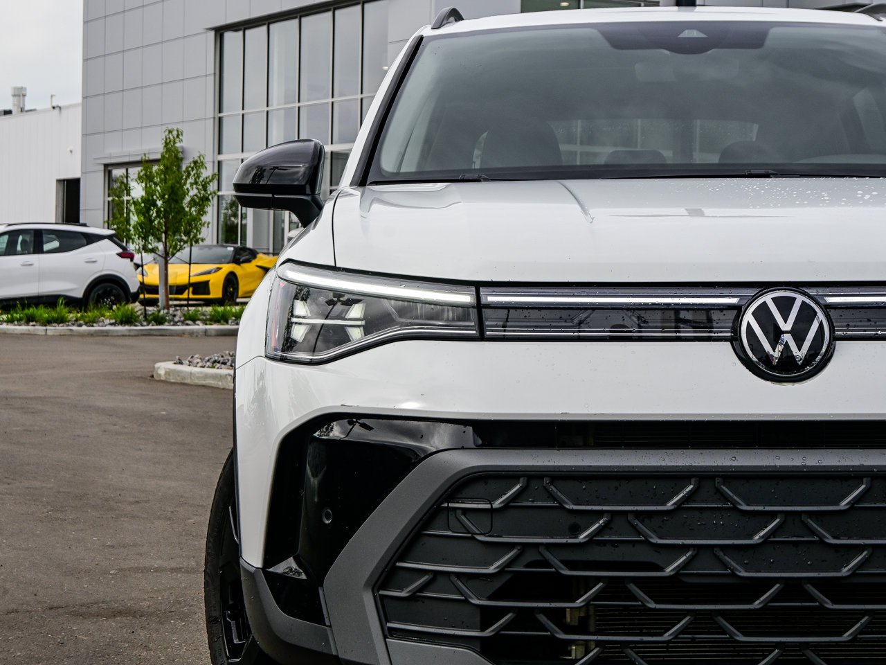 2026 Volkswagen Taos Comfortline Black Edition 4MOTION White Sherwood Park - photo #4