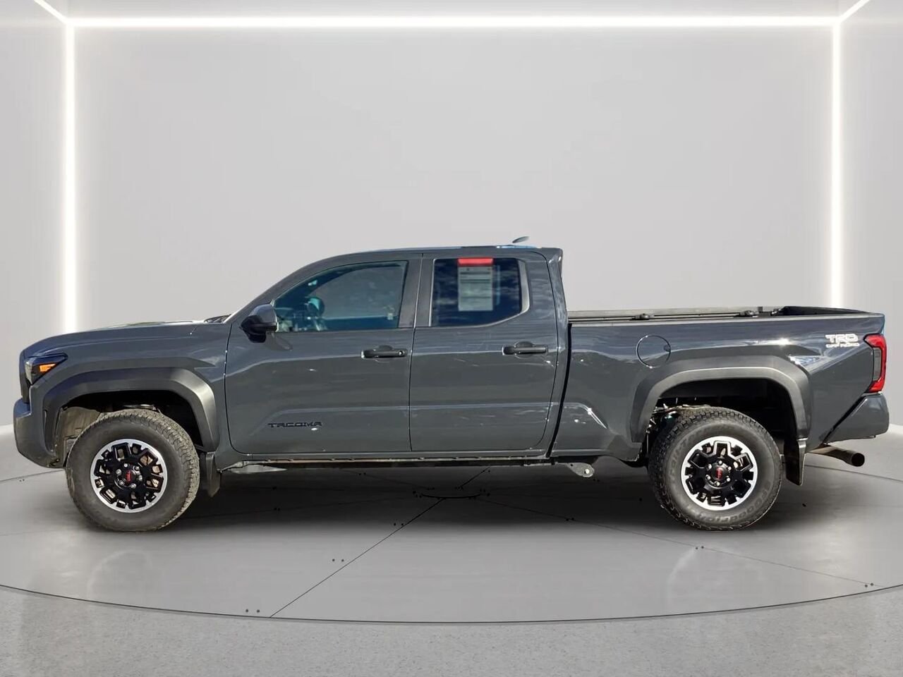 Toyota Tacoma TRD OFF ROAD 2025 Gris Gatineau - photo #1