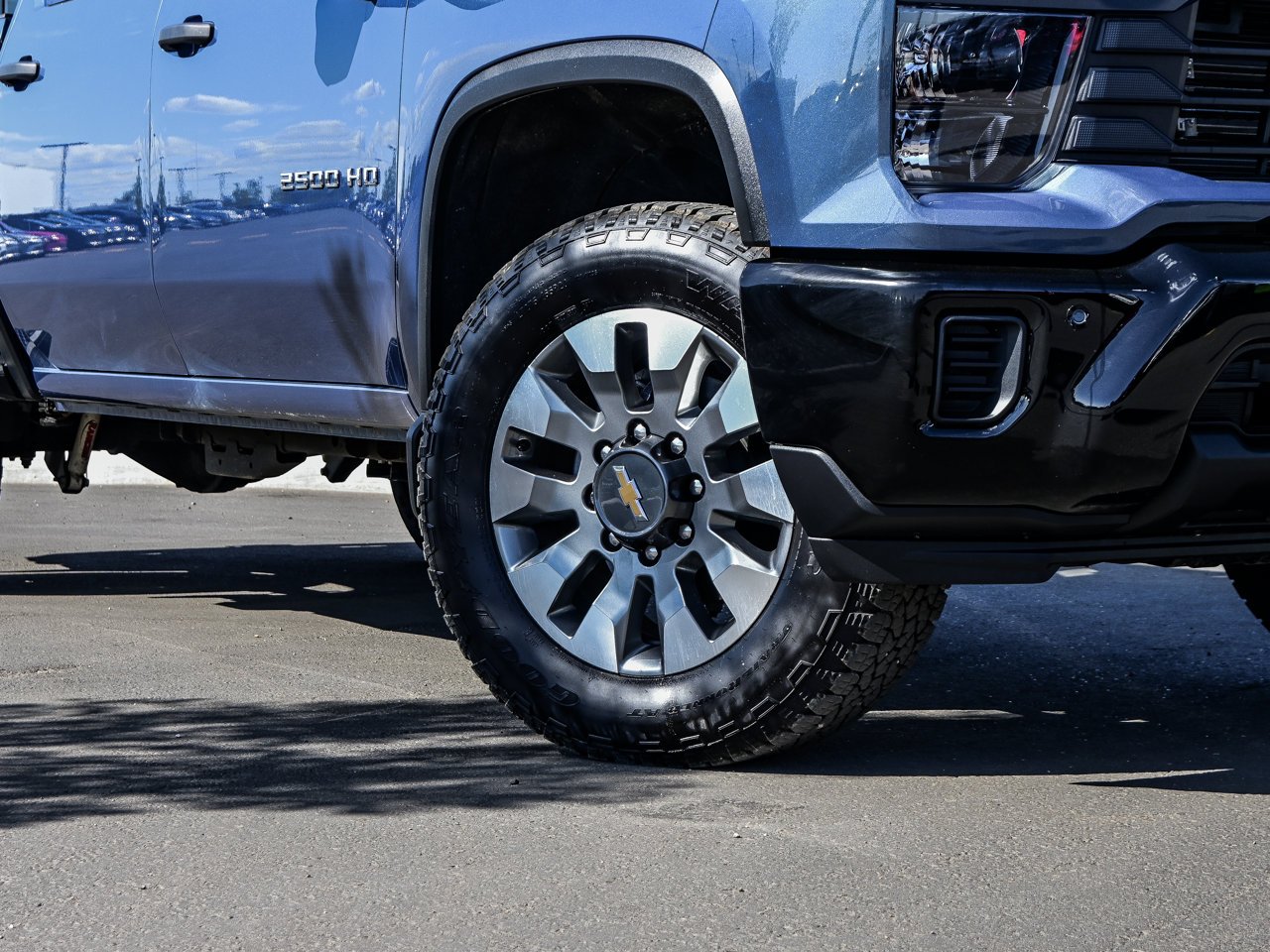 2026 Chevrolet Silverado 2500HD 4WD Crew Cab 159 Custom Blue Sherwood Park - photo #5