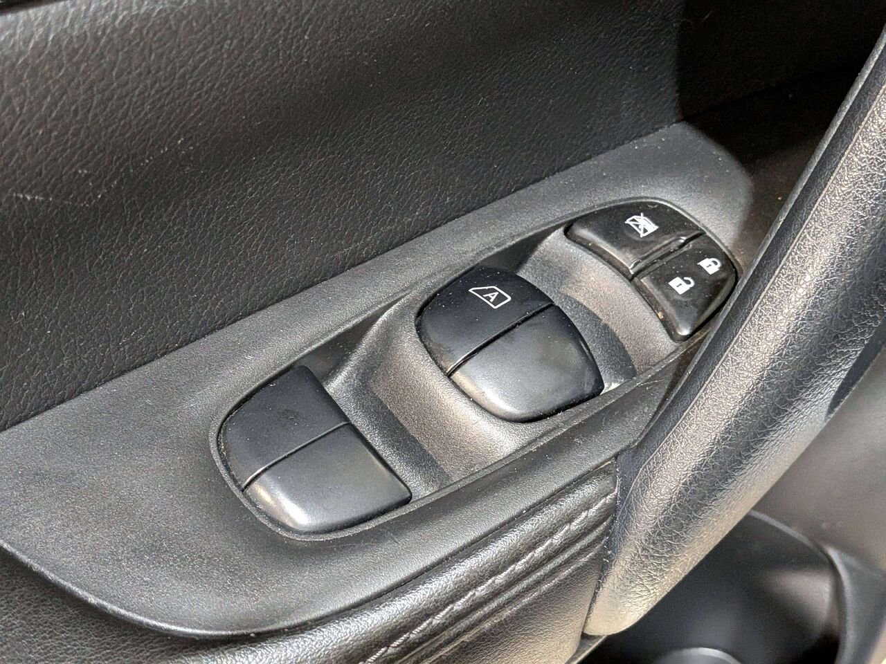 2023 Nissan Qashqai AWD SV CVT Grey Val-David - photo #30