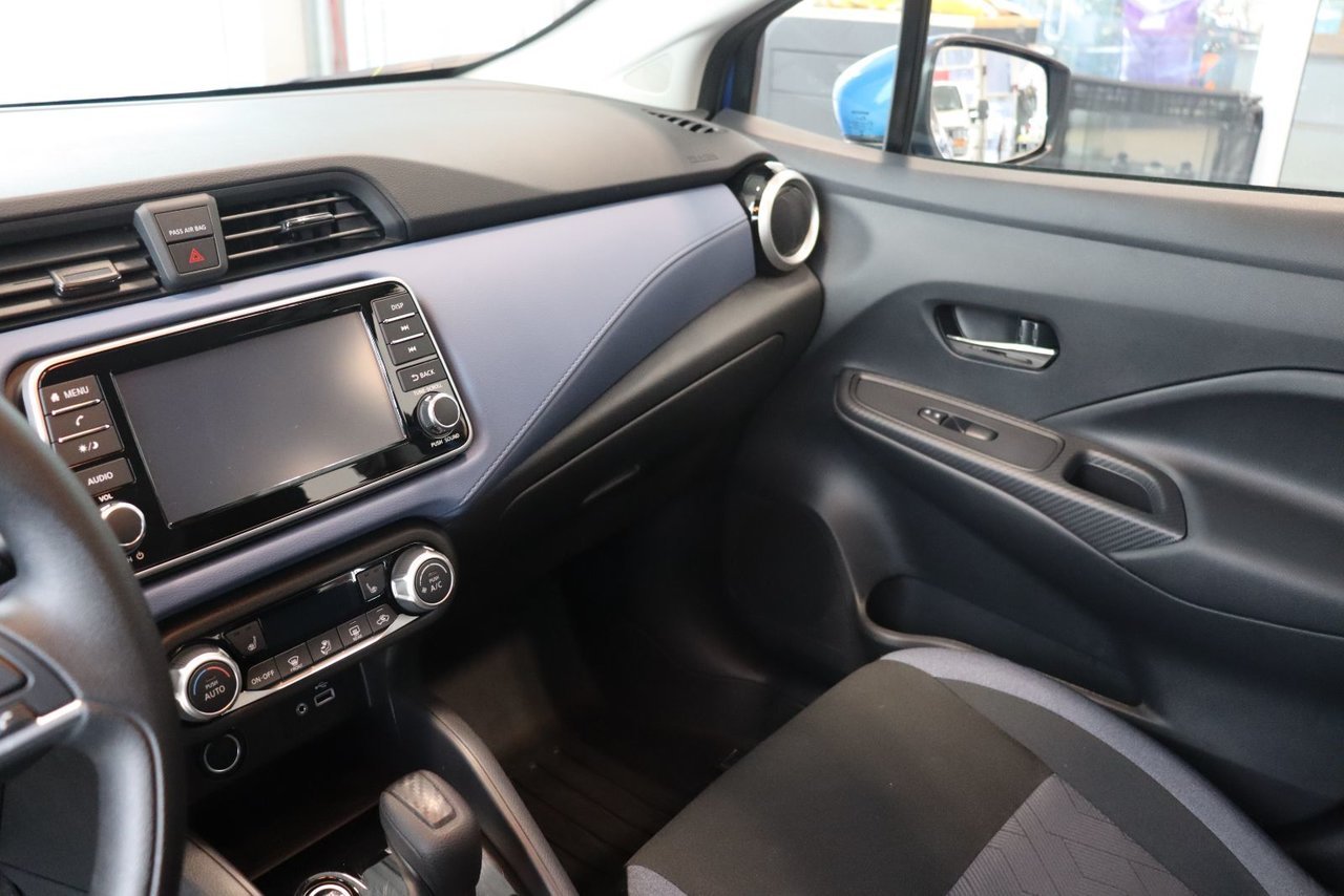 Nissan Versa SV 2024 Bleu Baie-Comeau - photo #7