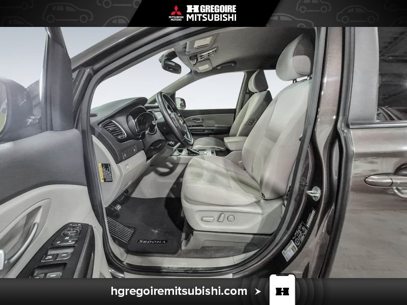 2017 Kia Sedona Grey Blainville - photo #13
