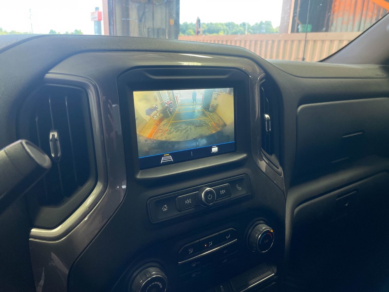 Chevrolet Silverado 1500 CUSTOM CREW 4X4 V8 *GR VALEUR* MARCHE PIED CARPLAY 2019 Gris Ombre Saint-Jérôme - photo #11
