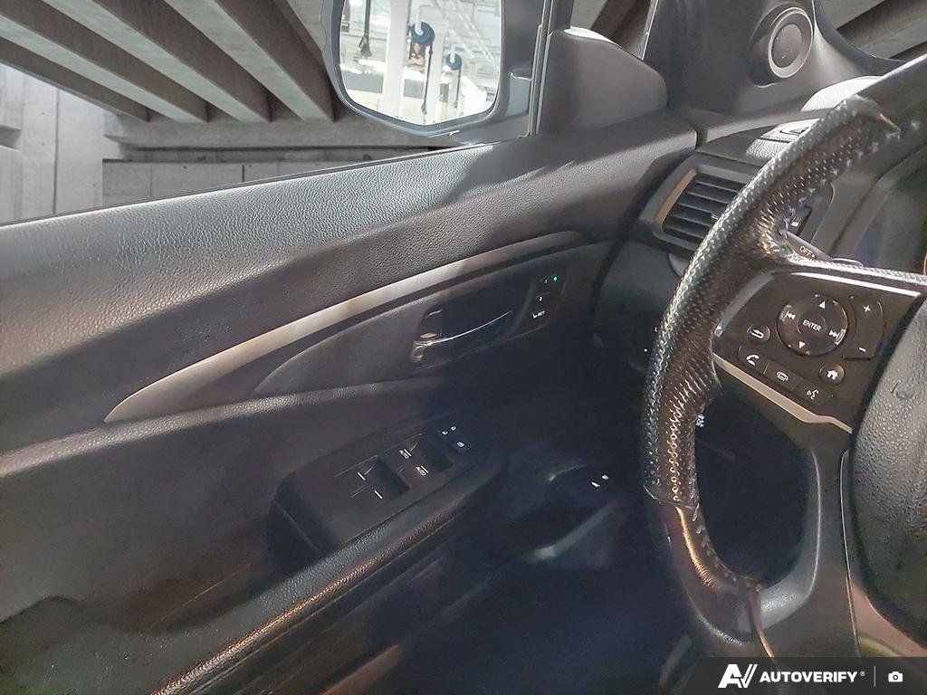 2019 Honda Passport 2601173B | EX-L, well maintained, local one-owner Honda Blue Edmonton - photo #16