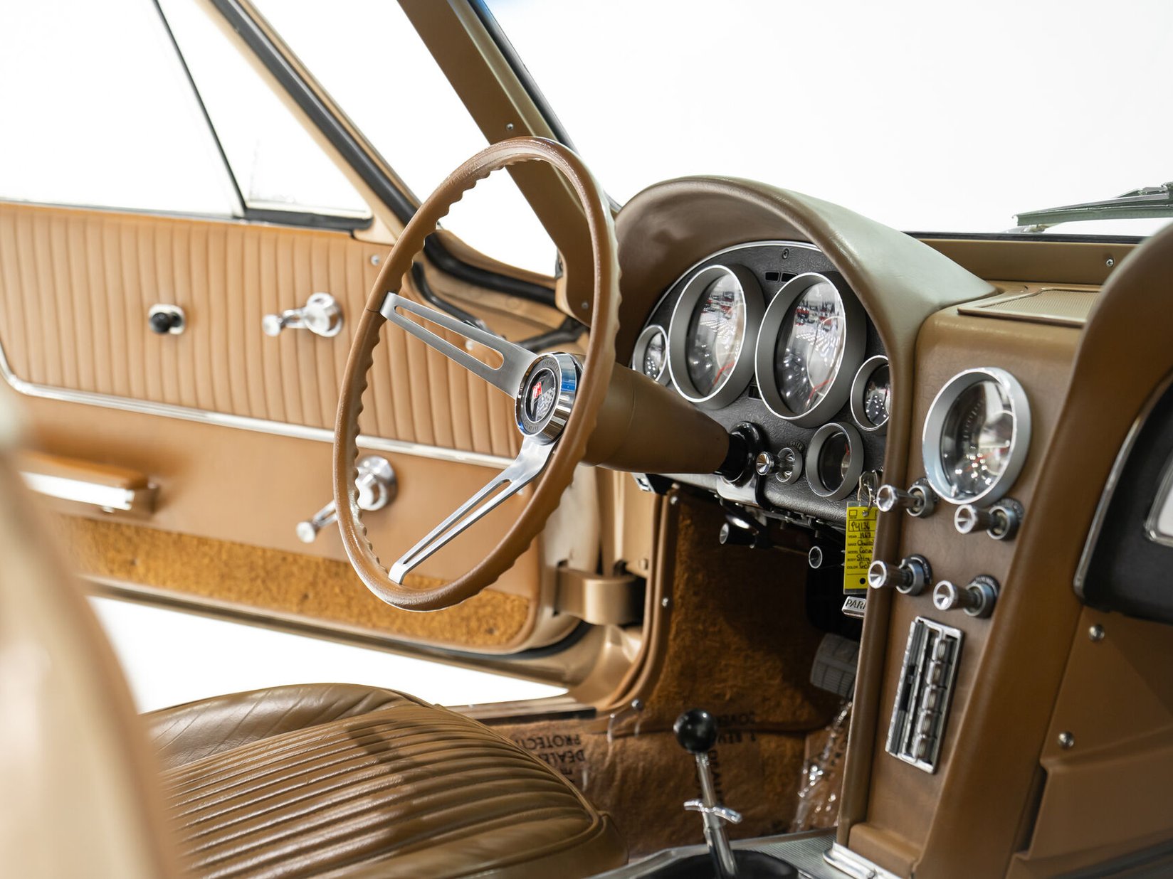 Chevrolet Corvette Fuel Injection Moteur Matching 327 à injection développant 360 chevaux | PRICE IN USD 1963 Beige Montréal - photo #46