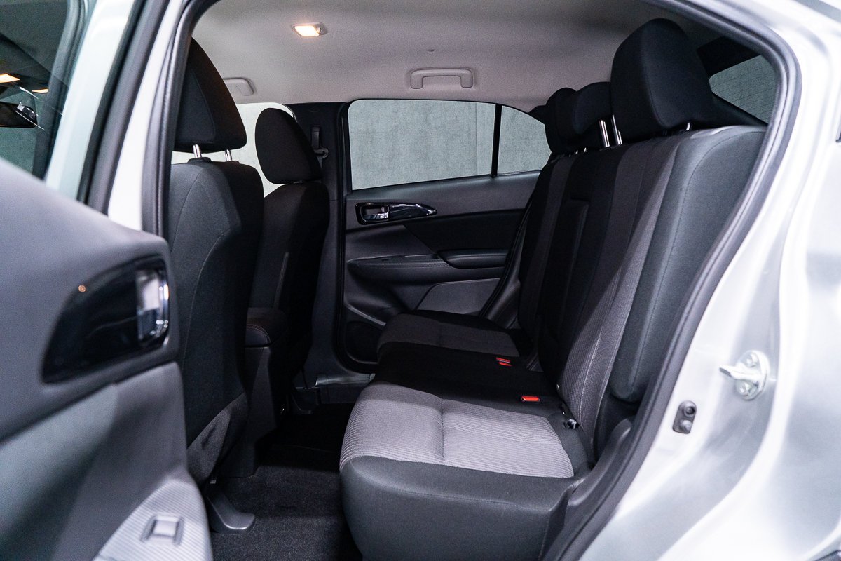 2024 Mitsubishi Eclipse Cross LE S-AWC Silver Montreal - photo #17