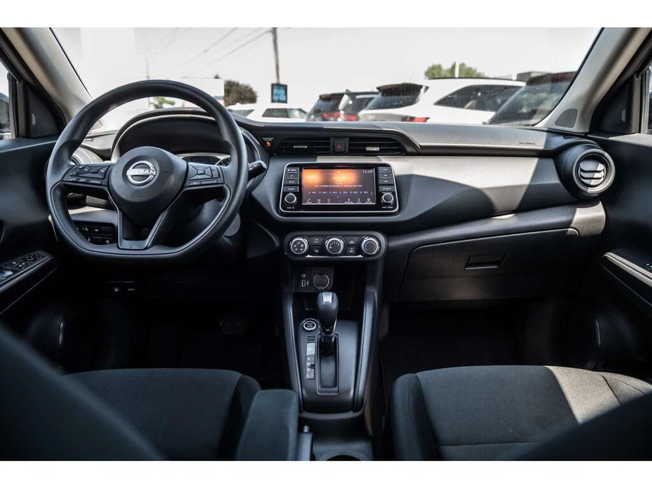2025 Nissan Kicks Play Silver Sainte-Julienne - photo #23