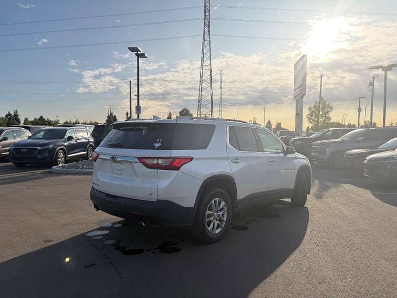 2018 Chevrolet Traverse AWD 4dr LT Cloth w/1LT White Sherwood Park - photo #4