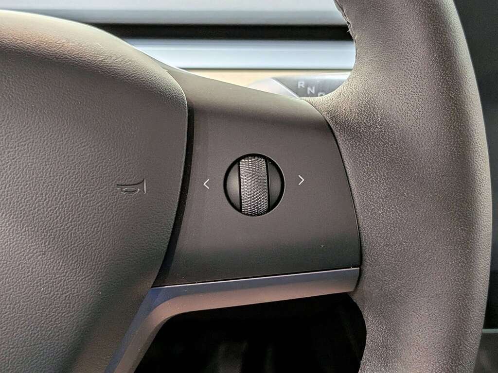 Tesla Model Y RWD 2023 Gris Val-David - photo #16