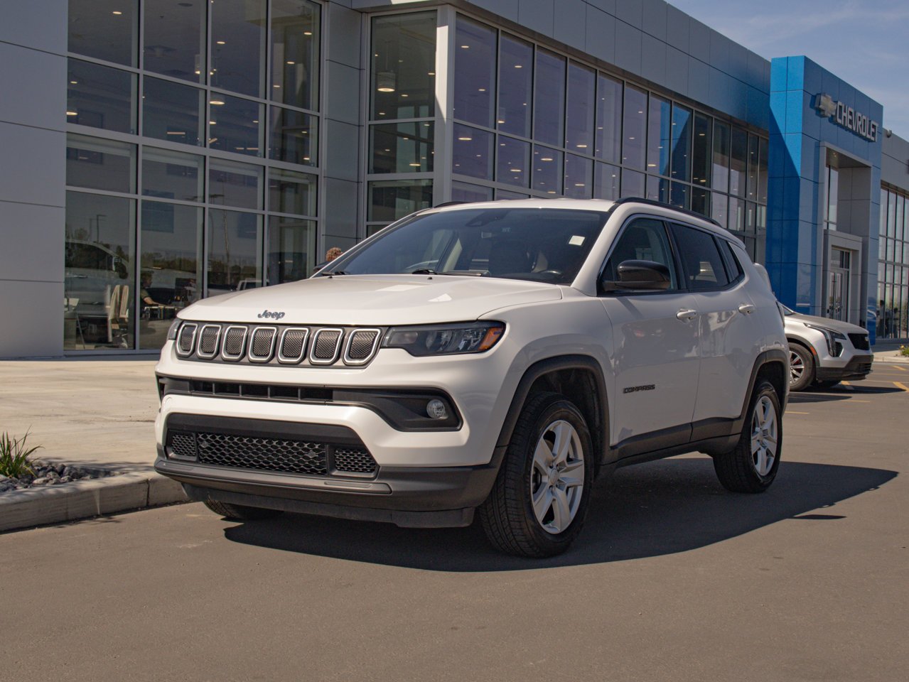 2022 Jeep Compass North 4x4 White Sherwood Park - photo #3