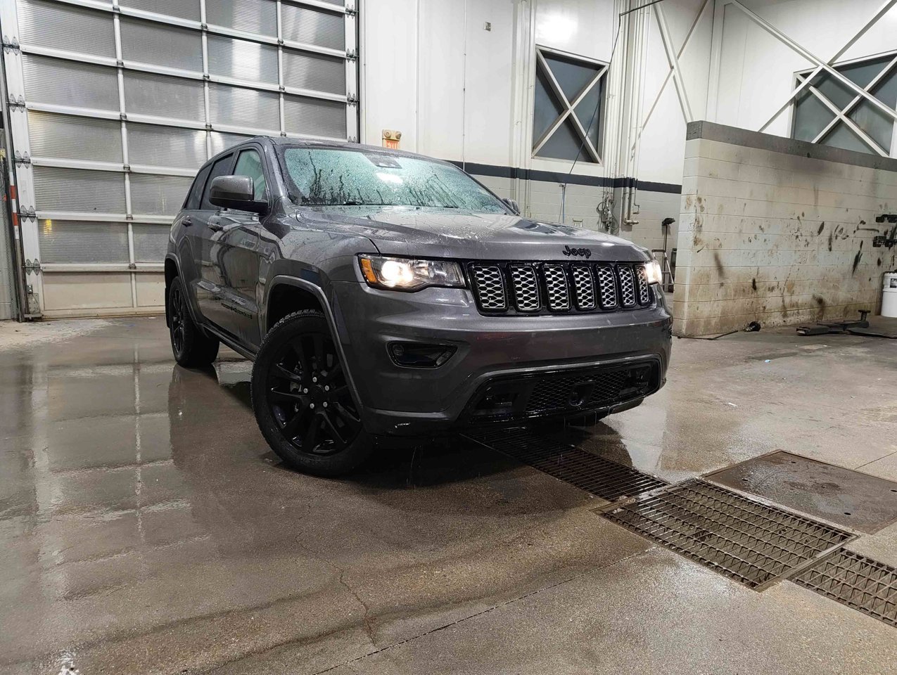 2021 Jeep Grand Cherokee Altitude 4x4 Grey Sherwood Park - photo #1