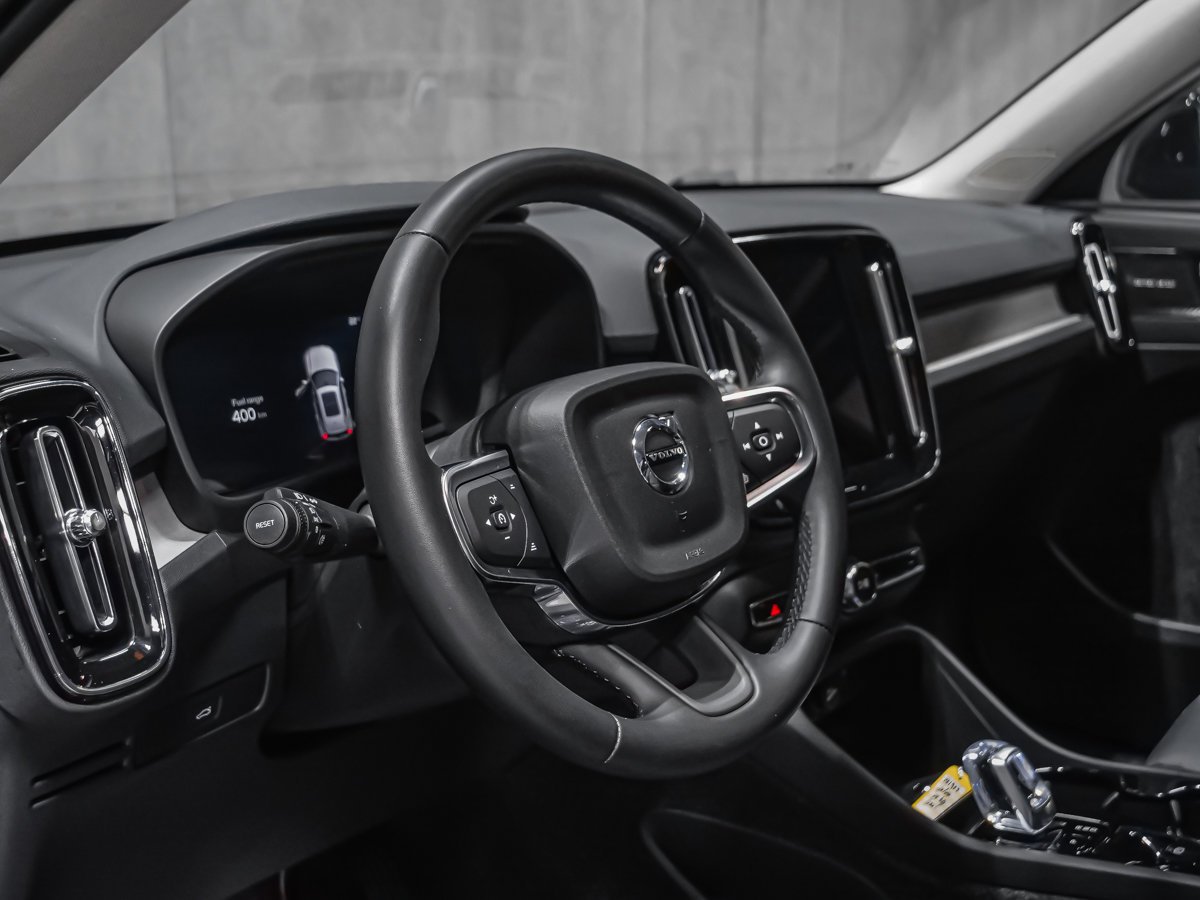 Volvo XC40 B5 ULTRA DARK 2026 Gris Montréal - photo #7