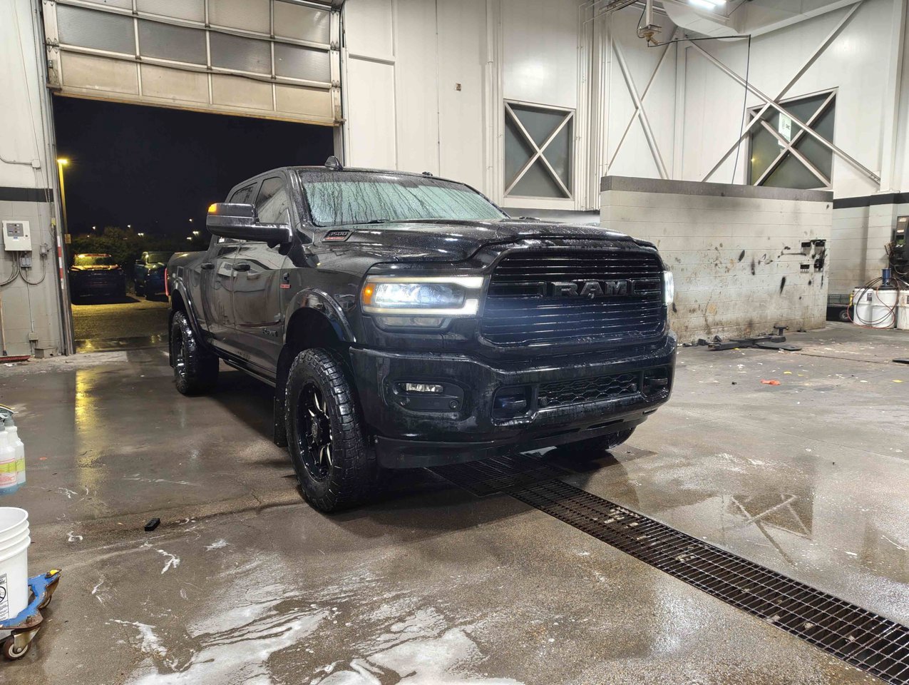 2019 Ram 3500 Laramie 4x4 Crew Cab 6'4 Box Black Sherwood Park - photo #2