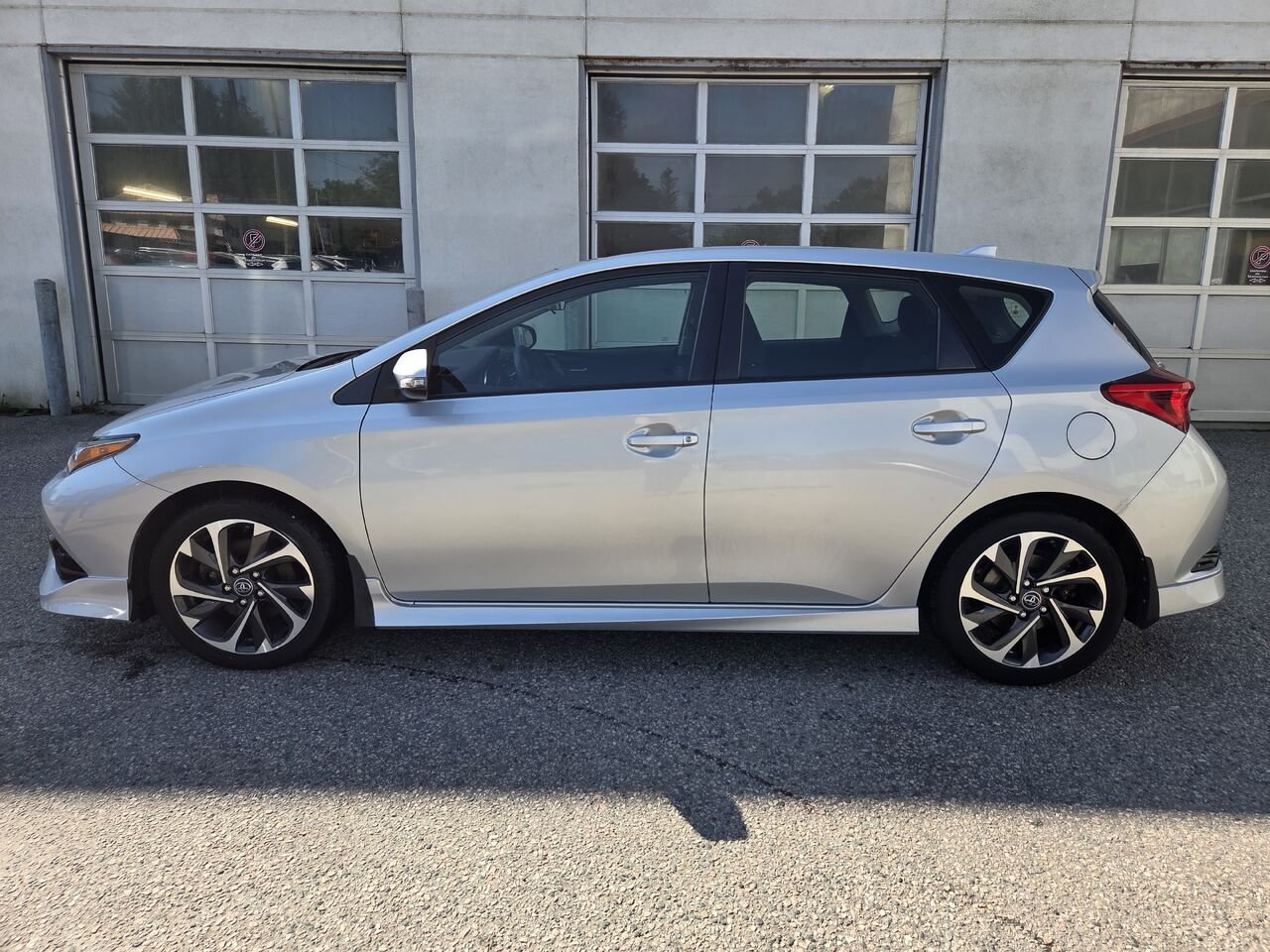 2018 Toyota COROLLA IM Silver Mont-Laurier - photo #8