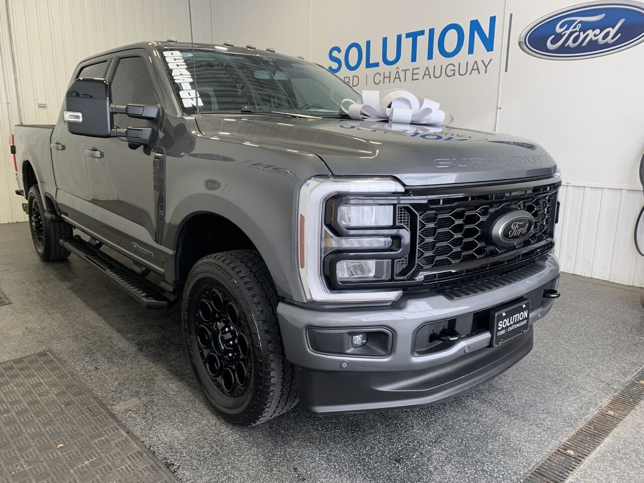 2025 Ford Super Duty F-250 SRW LARIAT LARIAT cabine 6 places 4RM caisse de 6,75 pi Grey Châteauguay - photo #7