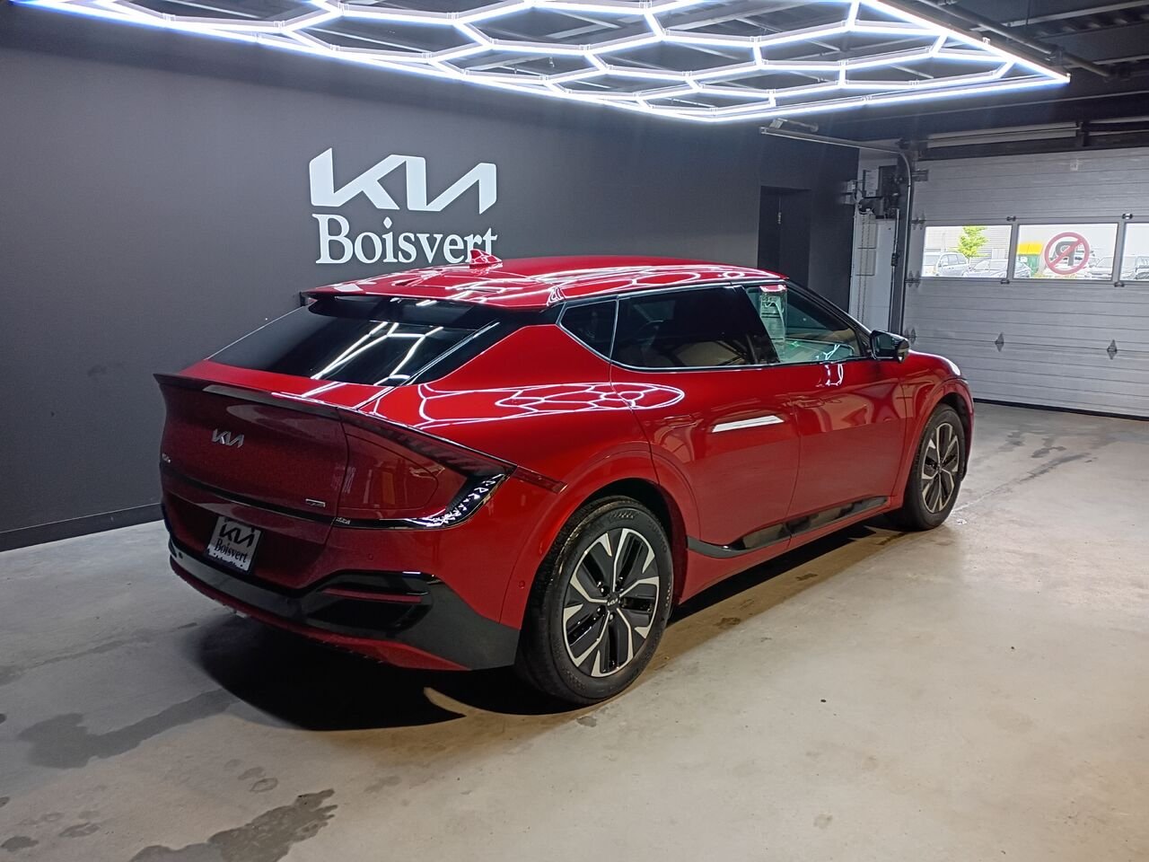 2024 Kia EV6 Red Blainville - photo #8