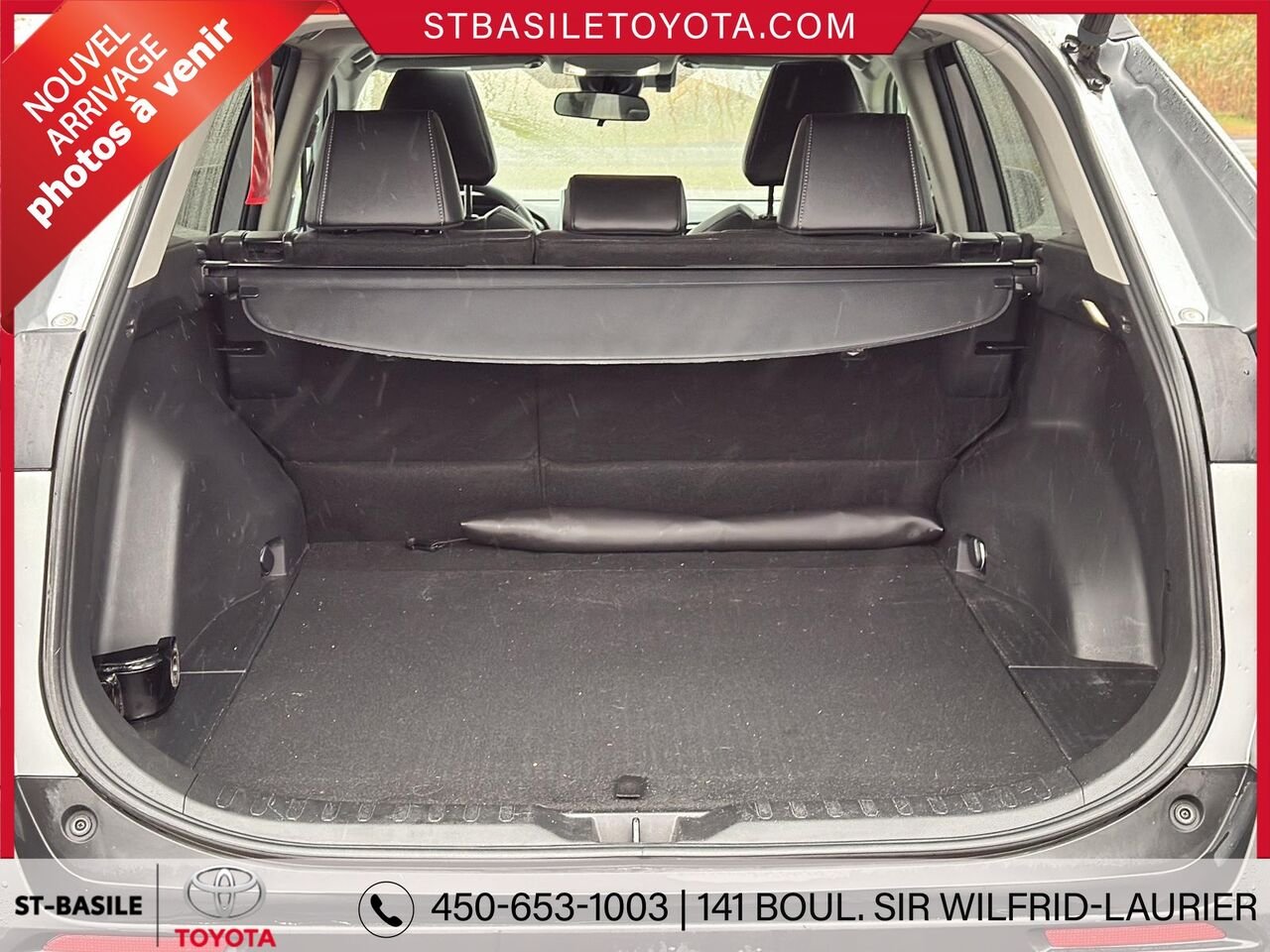 TOYOTA RAV4 2023 Argent Saint-Basile-le-Grand - photo #3