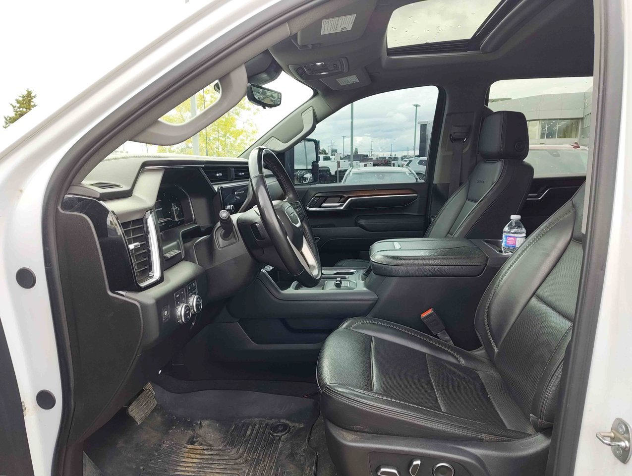 2024 GMC Sierra 3500HD 4WD Crew Cab 159 Denali White Sherwood Park - photo #7