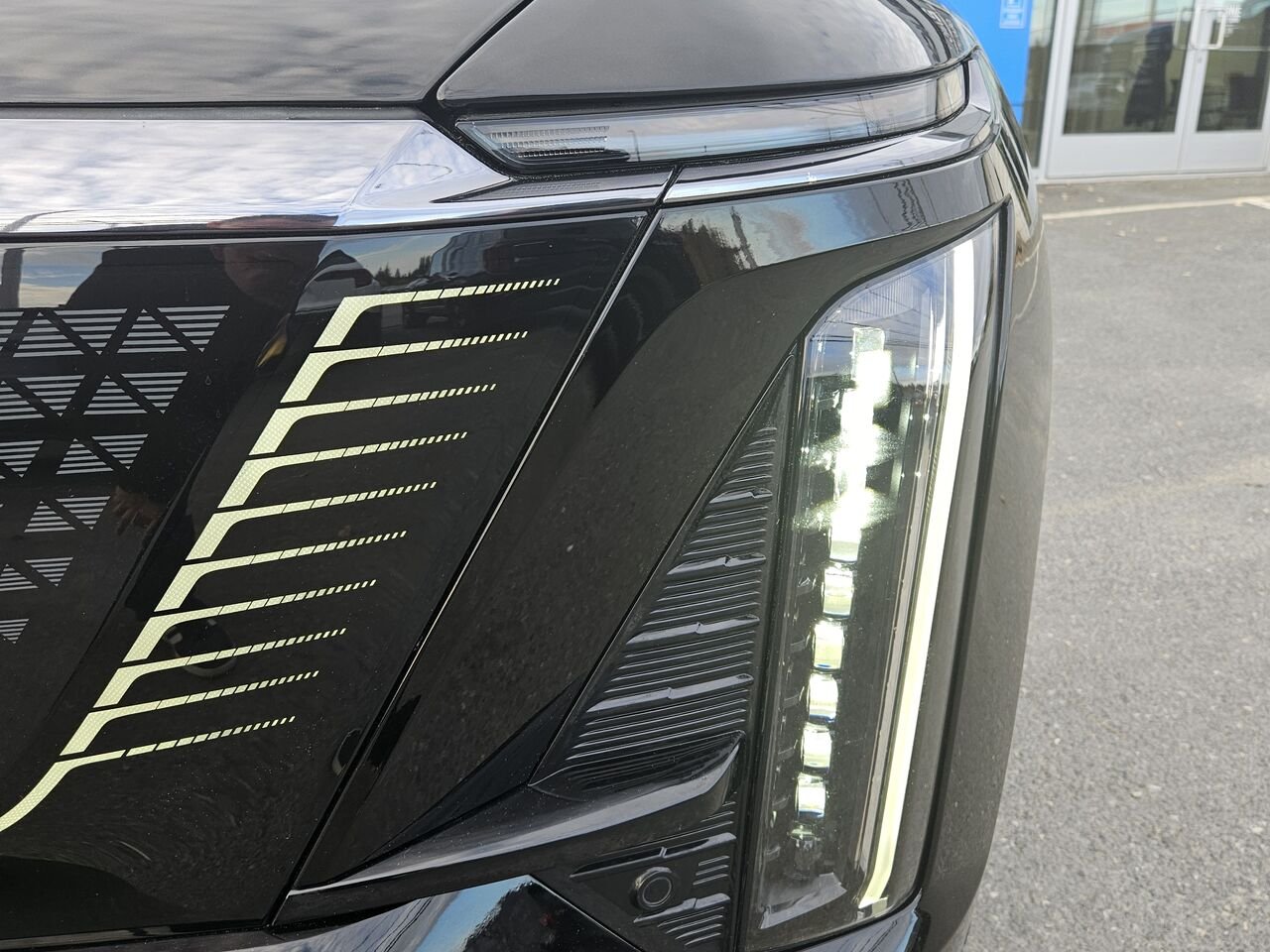 Cadillac VISTIQ Traction intégrale, 4 portes Sport 2026 Noir Thetford Mines - photo #25
