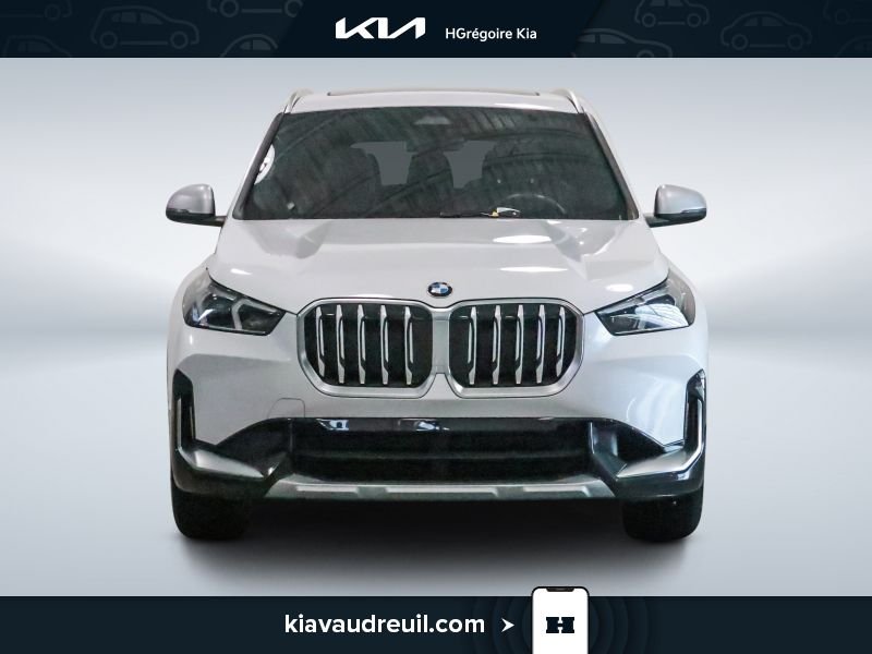2023 BMW X1 xDrive28i / Cuir brun / Toit pano / Navigation White