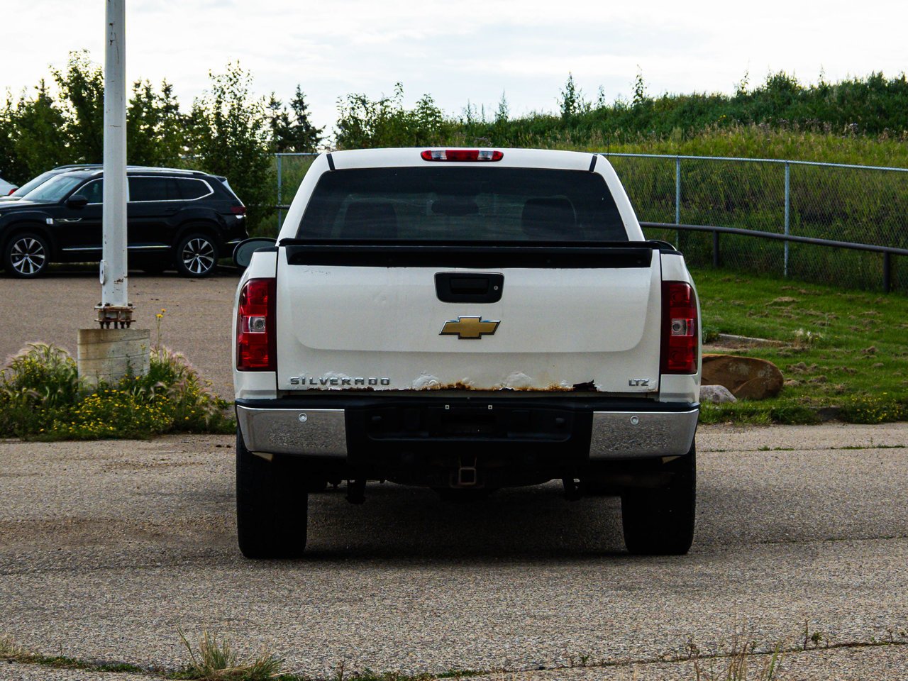 2009 Chevrolet Silverado 1500 4WD Crew Cab 143.5 LTZ White Sherwood Park - photo #11