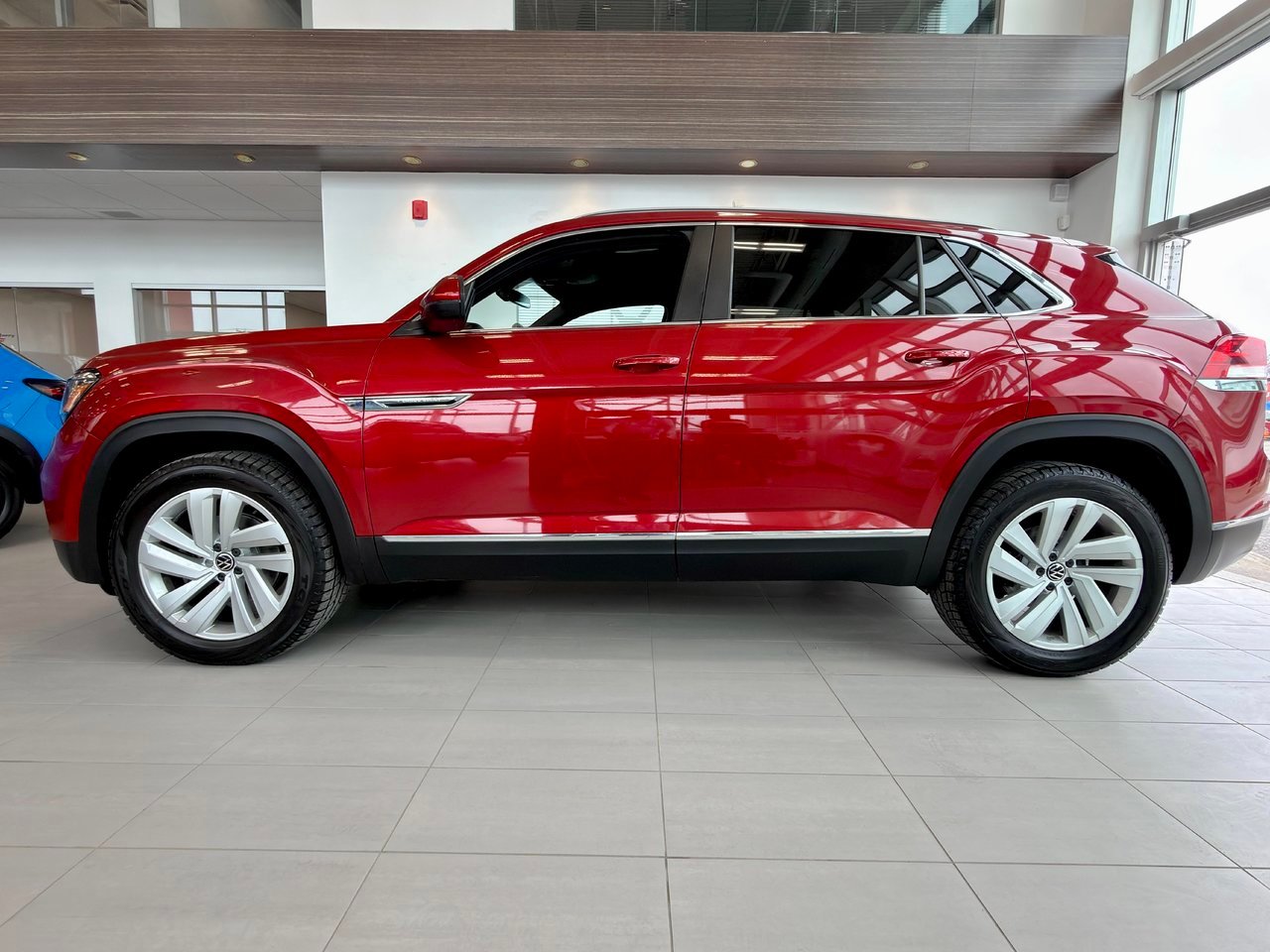 2021 Volkswagen Atlas Cross Sport Red Notre-Dame-des-Prairies - photo #8