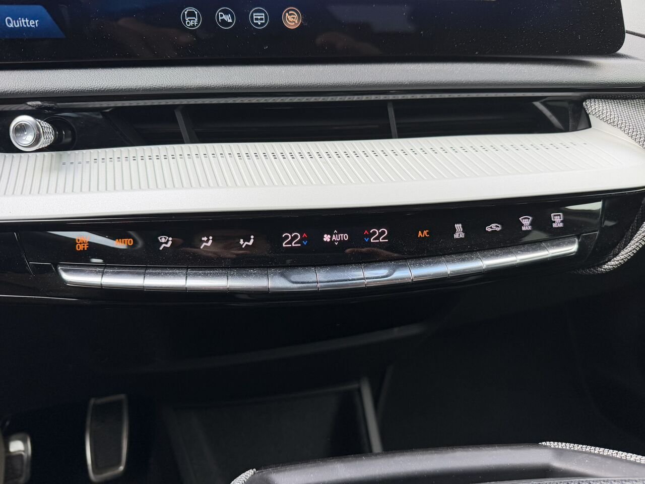 2025 Cadillac OPTIQ Sport AWD FINANCEMENT À PARTIR 3.99% Silver Laval - photo #25