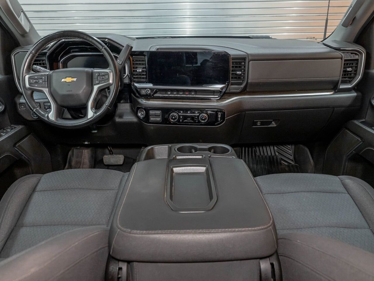 Chevrolet Silverado 2500HD LT CREW 4X4 V8 DIESEL *NAV* CARPLAY *PNBV 9900 LB* 2024 Noir Saint-Jérôme - photo #10