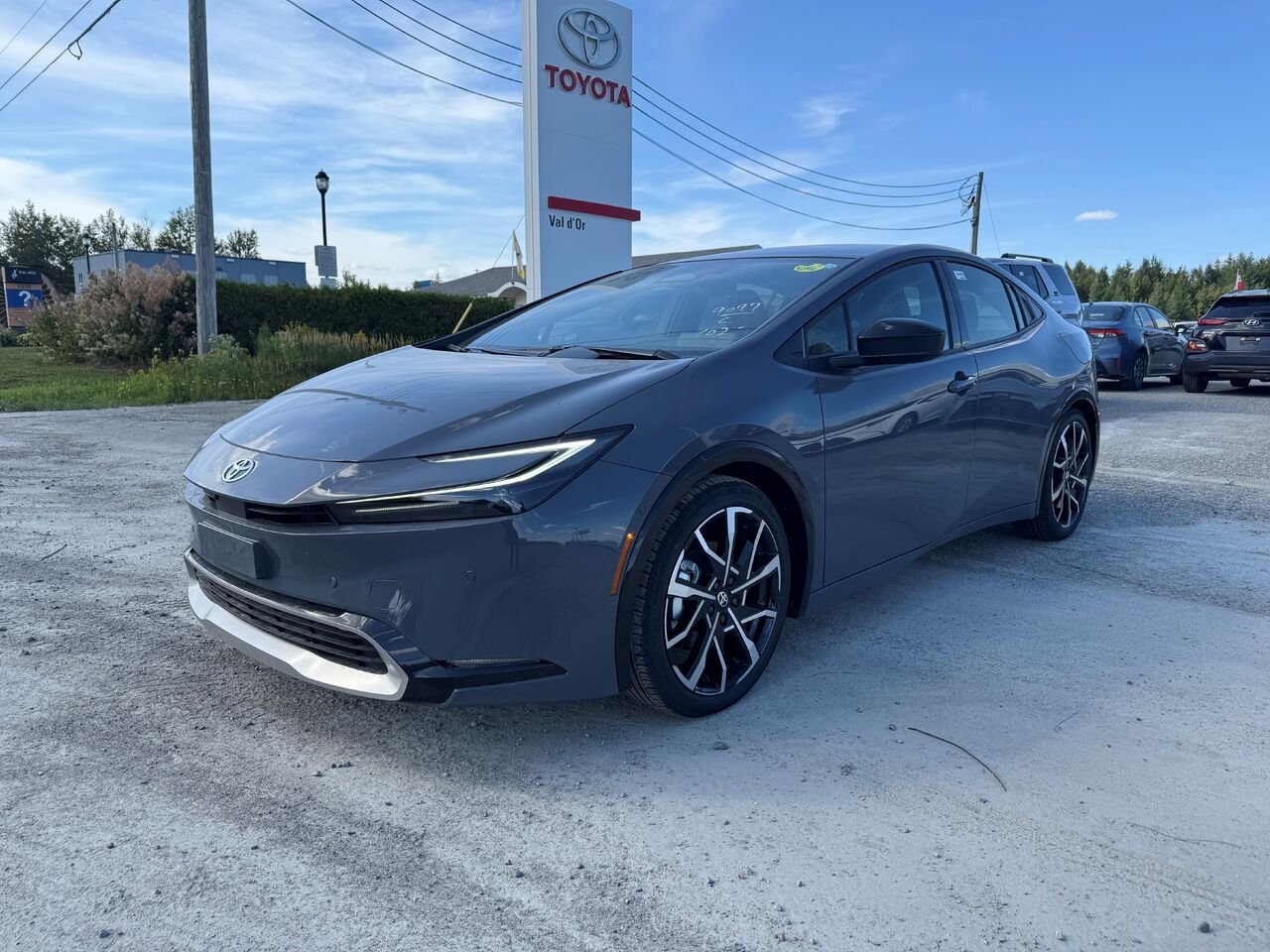 2026 Toyota Prius Plug-In Hybrid XSE premium branchable Guardian Gray Val-d'Or - photo #0